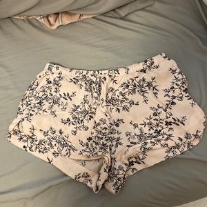 Garage xs lounge shorts